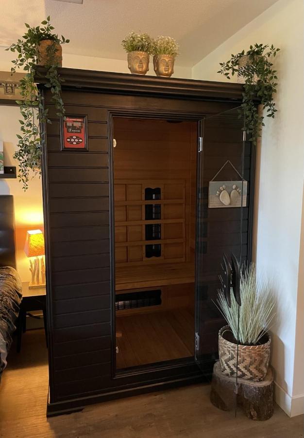 Jungle Stay In A Hidden Paradise Zwijndrecht Bagian luar foto